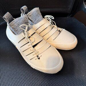 Bottega Veneta Men’s Rubber Sneakers with Sock Lining – Size 10 – Beige/Grey